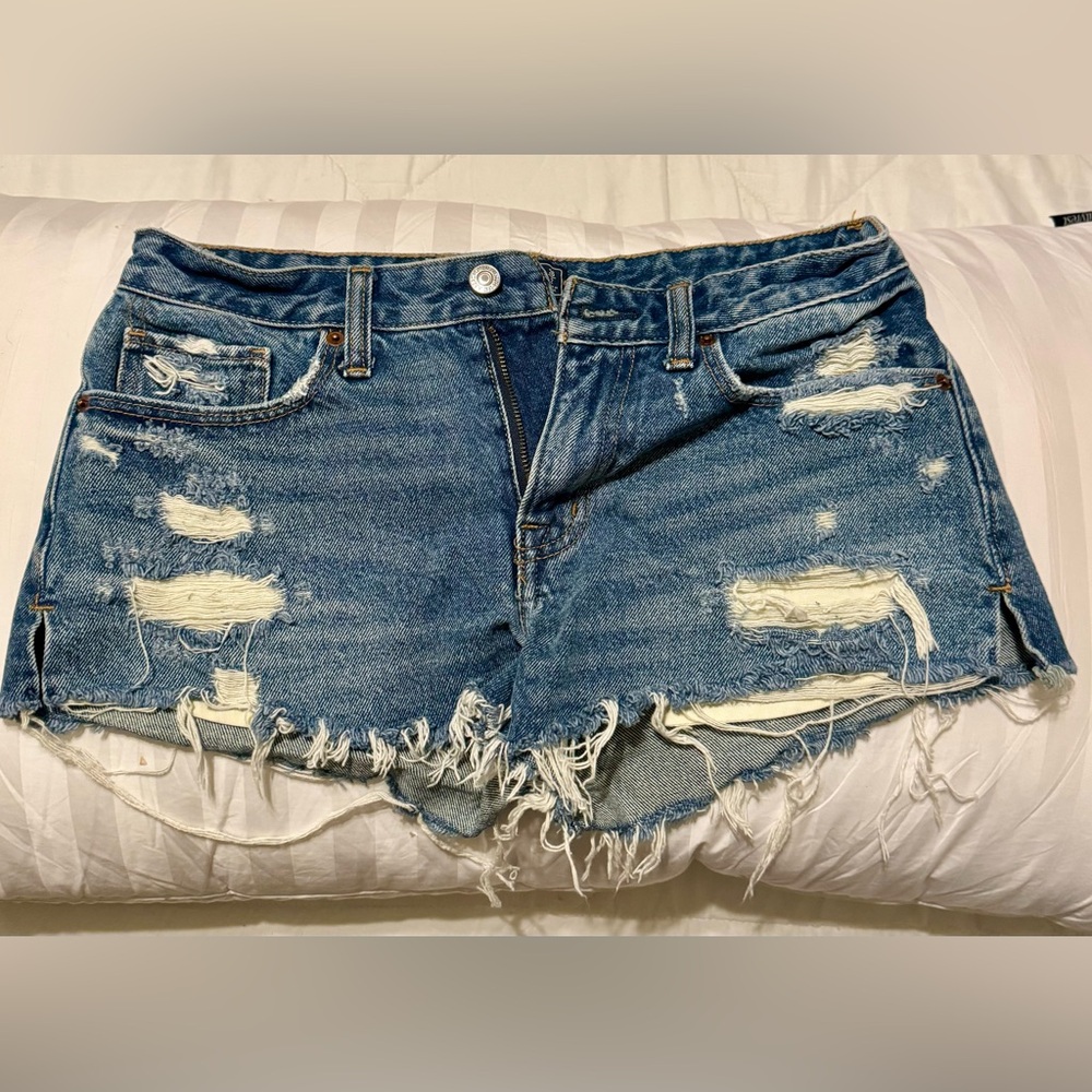 Abercrombie & fitch Ripped Short Jeans